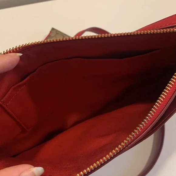 NWOT COACH red hand bag - Picture 5 of 5